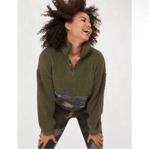 OFFLINE By Aerie Fluffy Sherpa Quarter Zip Sweatshirt Green Camo Women's M NWOT